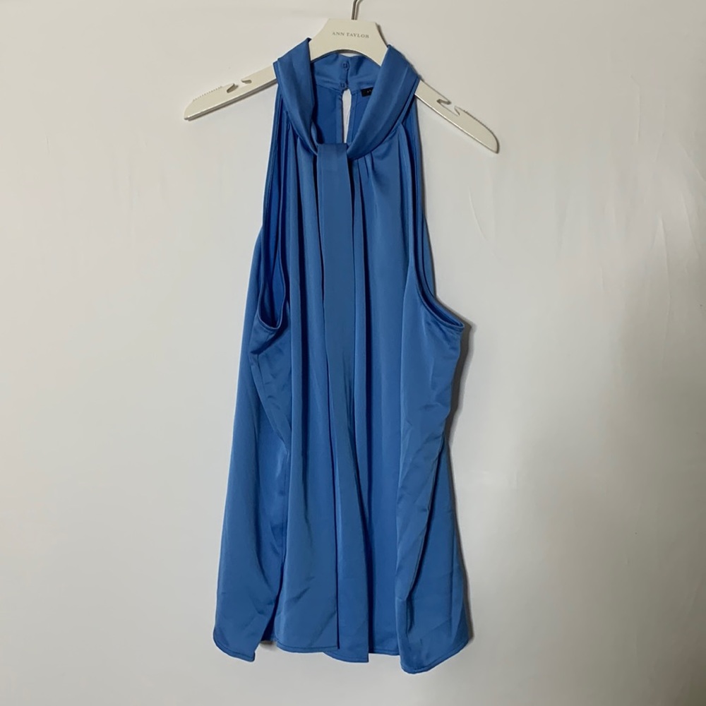 BRAND NEW Ann Taylor Sky Blue Satin-Look Knot-Neck Sleeveless Top Size XL.